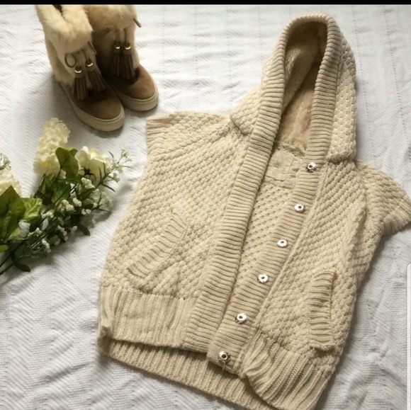 Zara Jackets & Blazers - 💜 ZARA sweater vest